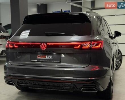 Серый Фольксваген Туарег, объемом двигателя 2.97 л и пробегом 39 тыс. км за 81500 $, фото 19 на Automoto.ua