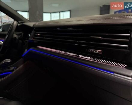 Серый Фольксваген Туарег, объемом двигателя 2.97 л и пробегом 39 тыс. км за 81500 $, фото 65 на Automoto.ua