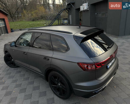 Серый Фольксваген Туарег, объемом двигателя 3 л и пробегом 13 тыс. км за 90000 $, фото 5 на Automoto.ua