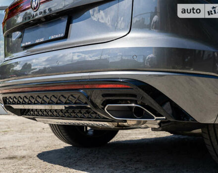 Серый Фольксваген Туарег, объемом двигателя 2.97 л и пробегом 29 тыс. км за 81450 $, фото 23 на Automoto.ua