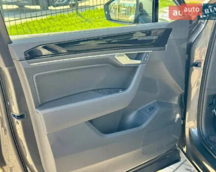 Серый Фольксваген Туарег, объемом двигателя 2.99 л и пробегом 11 тыс. км за 67500 $, фото 8 на Automoto.ua