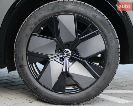 Серый Фольксваген Туарег, объемом двигателя 2.97 л и пробегом 32 тыс. км за 81000 $, фото 23 на Automoto.ua