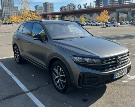 Серый Фольксваген Туарег, объемом двигателя 2.97 л и пробегом 25 тыс. км за 84000 $, фото 4 на Automoto.ua