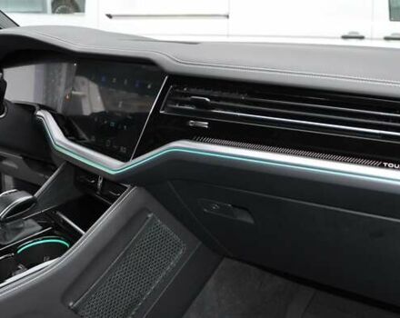 Сірий Фольксваген Туарег, об'ємом двигуна 2.97 л та пробігом 29 тис. км за 78000 $, фото 24 на Automoto.ua