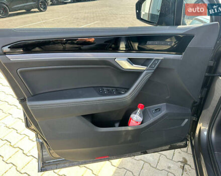 Серый Фольксваген Туарег, объемом двигателя 2.97 л и пробегом 31 тыс. км за 80000 $, фото 12 на Automoto.ua