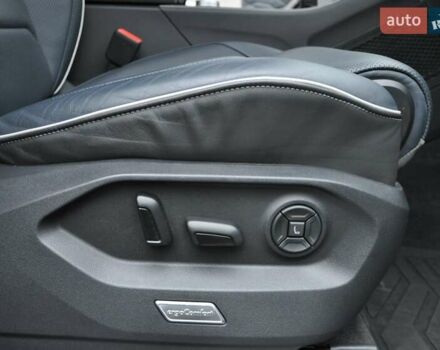 Сірий Фольксваген Туарег, об'ємом двигуна 2.97 л та пробігом 29 тис. км за 78000 $, фото 25 на Automoto.ua