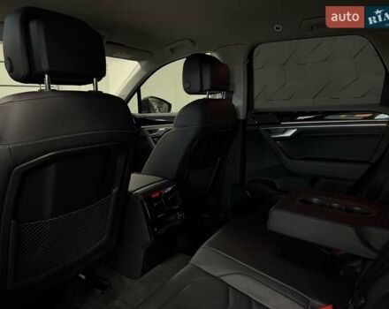 Сірий Фольксваген Туарег, об'ємом двигуна 2.97 л та пробігом 79 тис. км за 59900 $, фото 43 на Automoto.ua