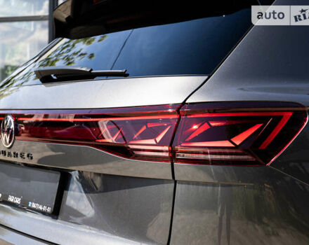 Серый Фольксваген Туарег, объемом двигателя 2.97 л и пробегом 29 тыс. км за 81450 $, фото 22 на Automoto.ua