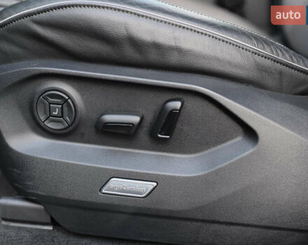 Серый Фольксваген Туарег, объемом двигателя 2.97 л и пробегом 32 тыс. км за 81000 $, фото 42 на Automoto.ua