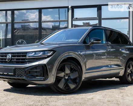 Серый Фольксваген Туарег, объемом двигателя 2.97 л и пробегом 29 тыс. км за 81450 $, фото 75 на Automoto.ua