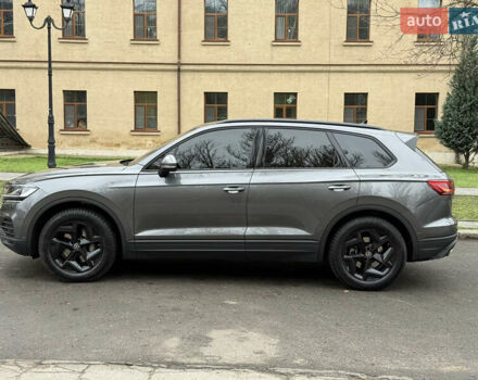 Серый Фольксваген Туарег, объемом двигателя 2.97 л и пробегом 20 тыс. км за 65000 $, фото 4 на Automoto.ua