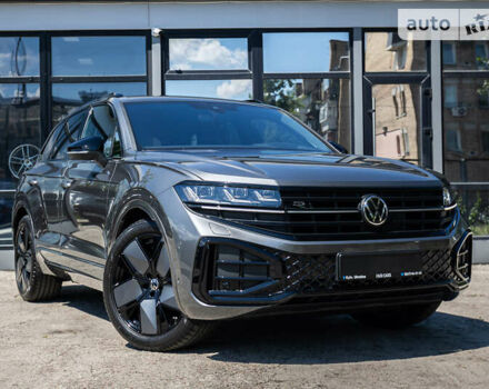 Серый Фольксваген Туарег, объемом двигателя 2.97 л и пробегом 29 тыс. км за 81450 $, фото 2 на Automoto.ua