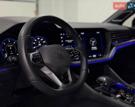 Серый Фольксваген Туарег, объемом двигателя 2.97 л и пробегом 39 тыс. км за 81500 $, фото 29 на Automoto.ua