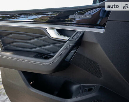 Серый Фольксваген Туарег, объемом двигателя 2.97 л и пробегом 29 тыс. км за 81450 $, фото 38 на Automoto.ua