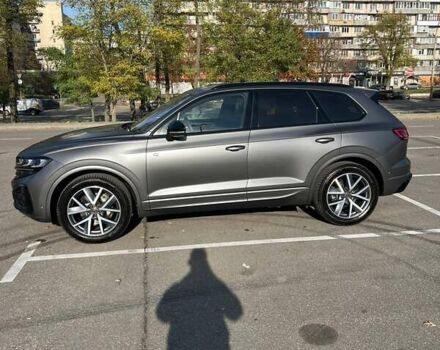 Серый Фольксваген Туарег, объемом двигателя 2.97 л и пробегом 25 тыс. км за 84000 $, фото 1 на Automoto.ua