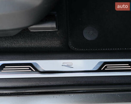 Серый Фольксваген Туарег, объемом двигателя 2.97 л и пробегом 32 тыс. км за 81000 $, фото 65 на Automoto.ua