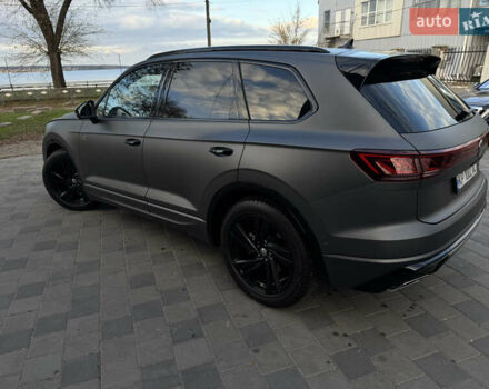 Серый Фольксваген Туарег, объемом двигателя 3 л и пробегом 13 тыс. км за 90000 $, фото 7 на Automoto.ua