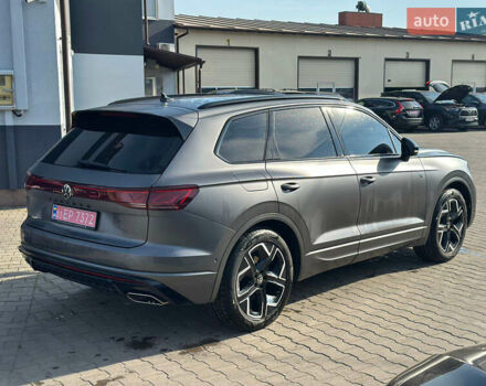 Серый Фольксваген Туарег, объемом двигателя 2.97 л и пробегом 31 тыс. км за 80000 $, фото 14 на Automoto.ua