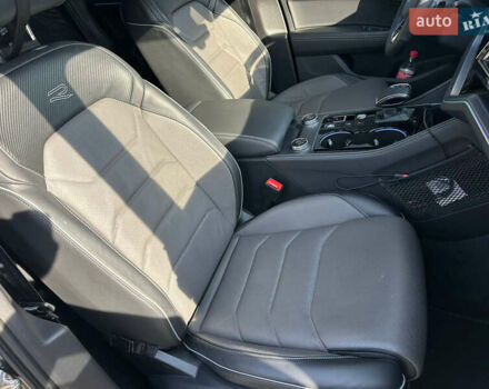 Серый Фольксваген Туарег, объемом двигателя 2.97 л и пробегом 31 тыс. км за 80000 $, фото 4 на Automoto.ua