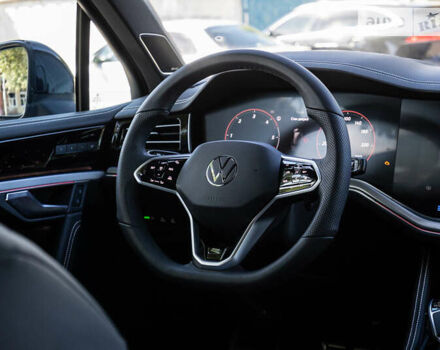 Серый Фольксваген Туарег, объемом двигателя 2.97 л и пробегом 29 тыс. км за 81450 $, фото 26 на Automoto.ua