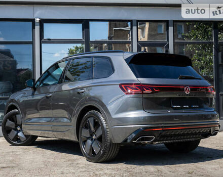 Серый Фольксваген Туарег, объемом двигателя 2.97 л и пробегом 29 тыс. км за 81450 $, фото 11 на Automoto.ua
