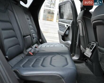 Сірий Фольксваген Туарег, об'ємом двигуна 2.97 л та пробігом 29 тис. км за 78000 $, фото 18 на Automoto.ua