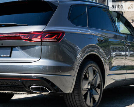 Серый Фольксваген Туарег, объемом двигателя 2.97 л и пробегом 29 тыс. км за 81450 $, фото 21 на Automoto.ua