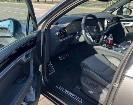 Серый Фольксваген Туарег, объемом двигателя 2.97 л и пробегом 25 тыс. км за 84000 $, фото 7 на Automoto.ua