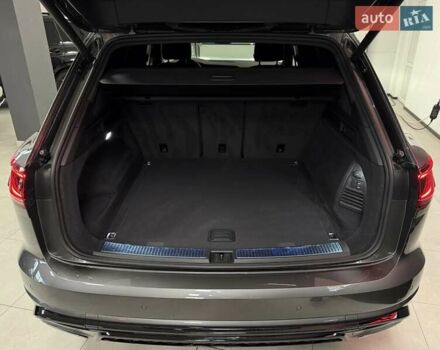 Серый Фольксваген Туарег, объемом двигателя 2.97 л и пробегом 39 тыс. км за 81500 $, фото 69 на Automoto.ua