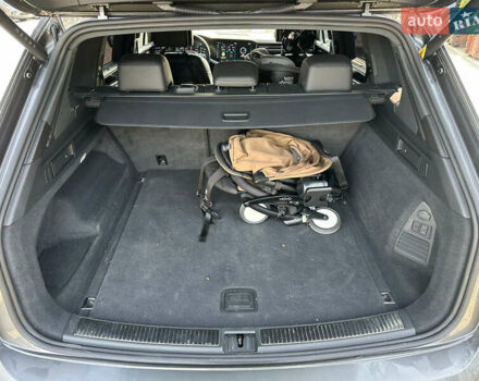 Серый Фольксваген Туарег, объемом двигателя 2.97 л и пробегом 31 тыс. км за 80000 $, фото 17 на Automoto.ua