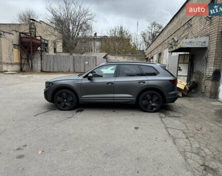 Серый Фольксваген Туарег, объемом двигателя 3 л и пробегом 13 тыс. км за 90000 $, фото 25 на Automoto.ua