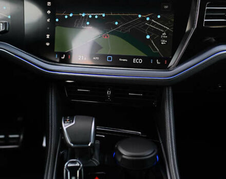 Серый Фольксваген Туарег, объемом двигателя 2.97 л и пробегом 32 тыс. км за 81000 $, фото 50 на Automoto.ua