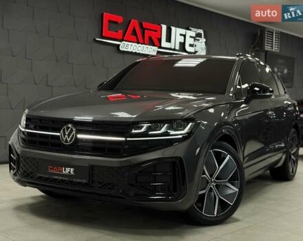 Серый Фольксваген Туарег, объемом двигателя 2.97 л и пробегом 39 тыс. км за 81500 $, фото 2 на Automoto.ua