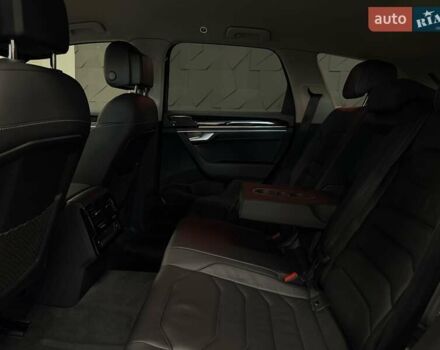 Сірий Фольксваген Туарег, об'ємом двигуна 2.97 л та пробігом 79 тис. км за 59900 $, фото 44 на Automoto.ua