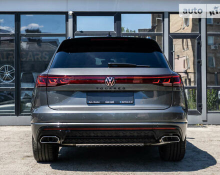 Серый Фольксваген Туарег, объемом двигателя 2.97 л и пробегом 29 тыс. км за 81450 $, фото 12 на Automoto.ua