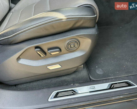 Серый Фольксваген Туарег, объемом двигателя 2.97 л и пробегом 31 тыс. км за 80000 $, фото 13 на Automoto.ua