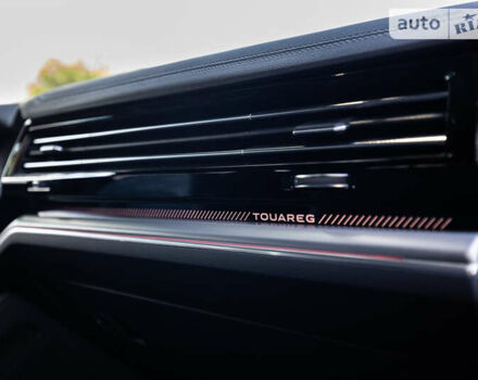 Серый Фольксваген Туарег, объемом двигателя 2.97 л и пробегом 29 тыс. км за 81450 $, фото 55 на Automoto.ua