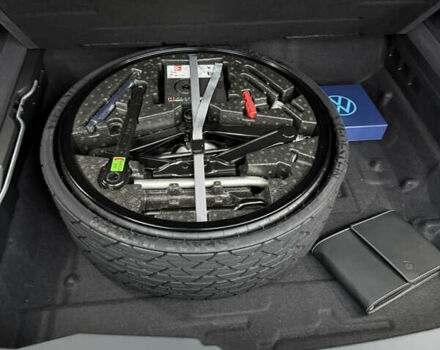 Серый Фольксваген Туарег, объемом двигателя 2.97 л и пробегом 19 тыс. км за 64999 $, фото 20 на Automoto.ua