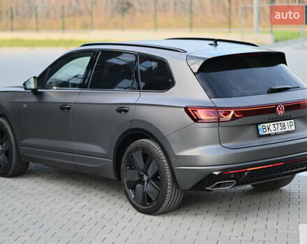 Серый Фольксваген Туарег, объемом двигателя 2.97 л и пробегом 32 тыс. км за 81000 $, фото 21 на Automoto.ua