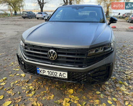 Серый Фольксваген Туарег, объемом двигателя 3 л и пробегом 13 тыс. км за 90000 $, фото 17 на Automoto.ua