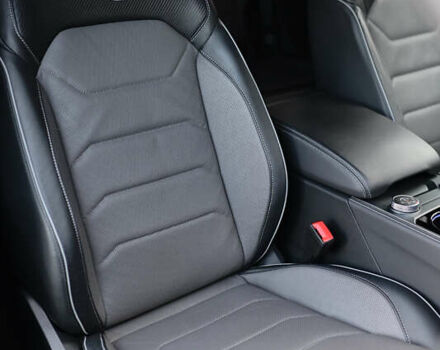 Серый Фольксваген Туарег, объемом двигателя 2.97 л и пробегом 32 тыс. км за 81000 $, фото 55 на Automoto.ua