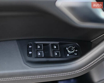 Серый Фольксваген Туарег, объемом двигателя 2.97 л и пробегом 32 тыс. км за 81000 $, фото 34 на Automoto.ua