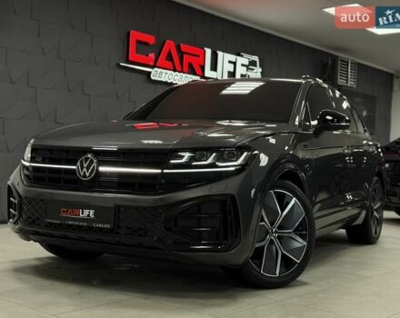 Серый Фольксваген Туарег, объемом двигателя 2.97 л и пробегом 39 тыс. км за 81500 $, фото 3 на Automoto.ua