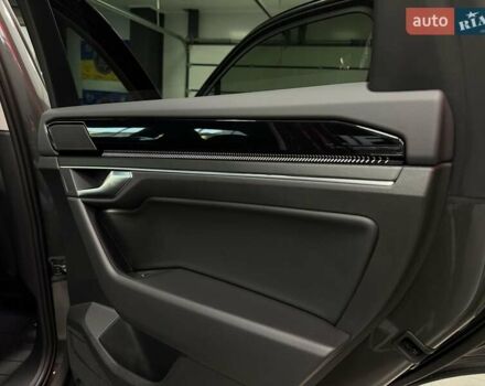 Сірий Фольксваген Туарег, об'ємом двигуна 2.97 л та пробігом 79 тис. км за 59900 $, фото 46 на Automoto.ua