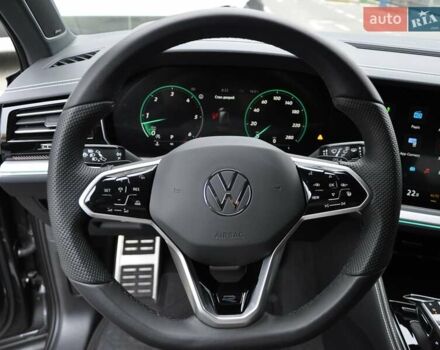 Сірий Фольксваген Туарег, об'ємом двигуна 2.97 л та пробігом 29 тис. км за 78000 $, фото 36 на Automoto.ua