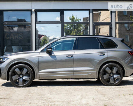 Серый Фольксваген Туарег, объемом двигателя 2.97 л и пробегом 29 тыс. км за 81450 $, фото 6 на Automoto.ua