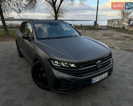 Серый Фольксваген Туарег, объемом двигателя 3 л и пробегом 13 тыс. км за 90000 $, фото 1 на Automoto.ua