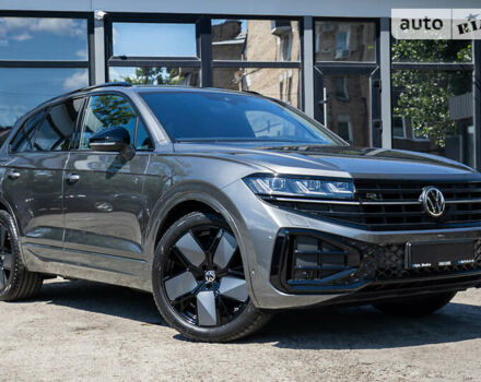 Серый Фольксваген Туарег, объемом двигателя 2.97 л и пробегом 29 тыс. км за 81450 $, фото 74 на Automoto.ua