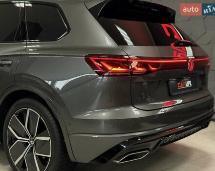 Серый Фольксваген Туарег, объемом двигателя 2.97 л и пробегом 39 тыс. км за 81500 $, фото 27 на Automoto.ua