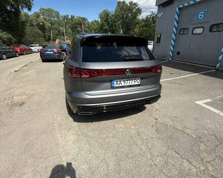 Серый Фольксваген Туарег, объемом двигателя 2.97 л и пробегом 17 тыс. км за 87000 $, фото 2 на Automoto.ua